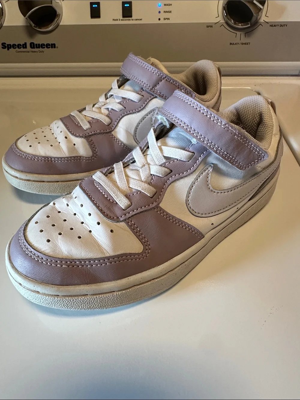 Nike Borough girls purple size 1